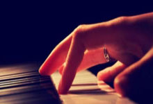 图片报：克洛普现场为莱比锡加油，但最终球队无缘德国杯决赛.